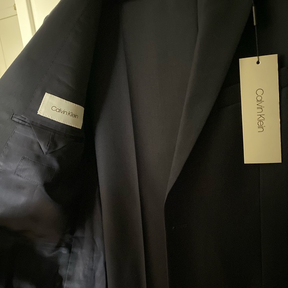 Never Used,Calvin Klein men's 2-Piece Suit with tags, includes matching trousers - Picture 6 of 8